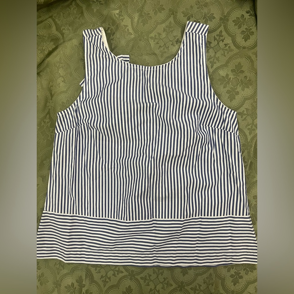 Vineyard Vines Navy and White Striped Tank Top size 00
